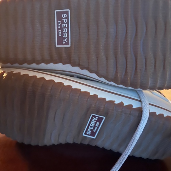 Sperry Woman’s waterproof boots - Picture 5 of 6